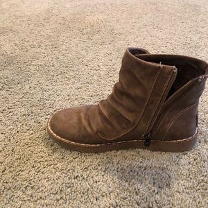 Cleaning out my closet. Hardly worn cute boots